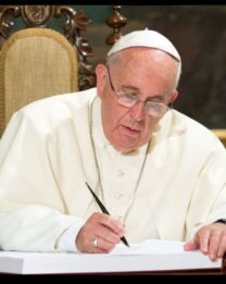 Il Papa scrive ai parroci: la Chiesa non potrebbe andare avanti senza il vostro impegno
